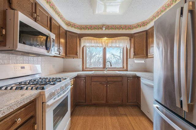 1600 E Thacker Street 513, Des Plaines, IL 60016