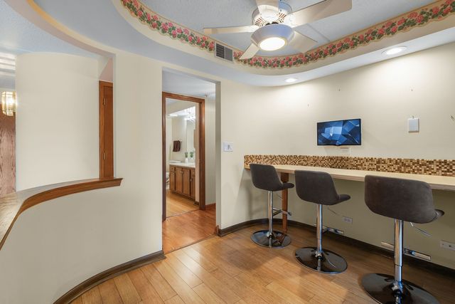 1600 E Thacker Street 513, Des Plaines, IL 60016