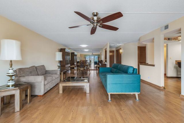 1600 E Thacker Street 513, Des Plaines, IL 60016