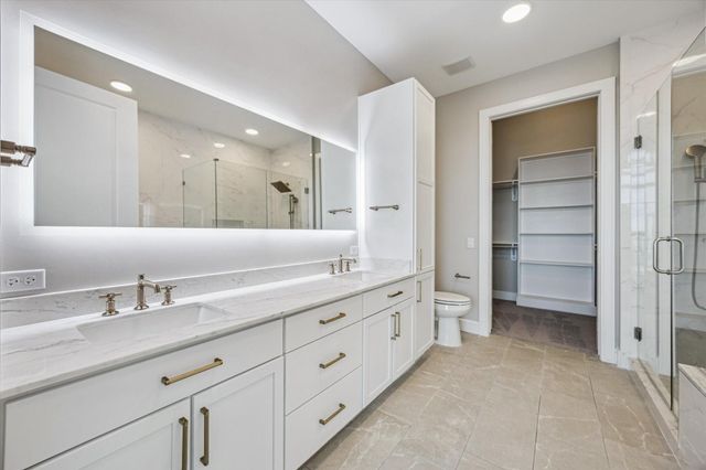 9757 Katy Freeway 2604, Houston, TX 77024