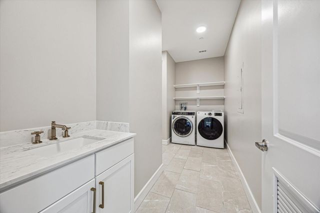 9757 Katy Freeway 2604, Houston, TX 77024