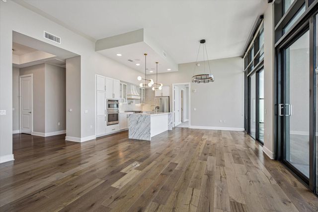 9757 Katy Freeway 2604, Houston, TX 77024