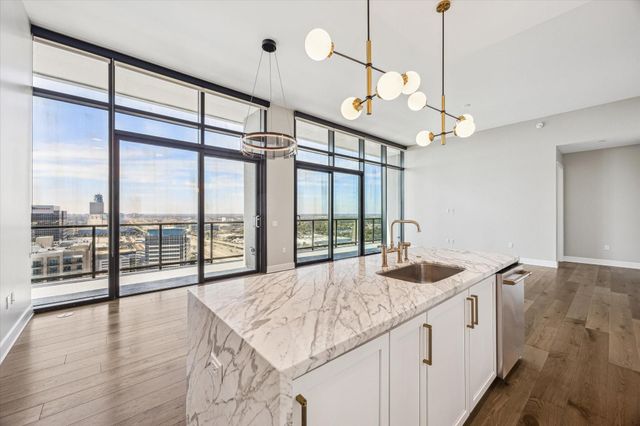 9757 Katy Freeway 2604, Houston, TX 77024