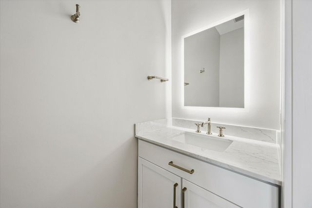 9757 Katy Freeway 2604, Houston, TX 77024