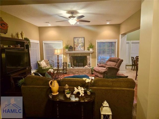 104 Yeomans Way, Jesup, GA 31545