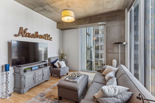 415 Church St Apt 1103, Nashville, TN 37219