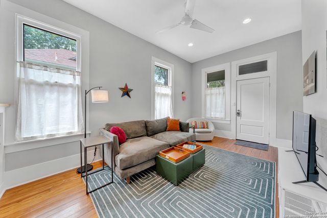 210 Sadie, San Antonio, TX 78210