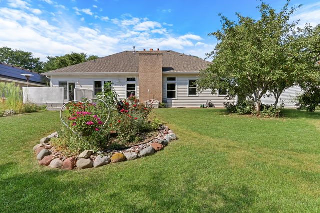 1075 Suffolk Court, Gurnee, IL 60031