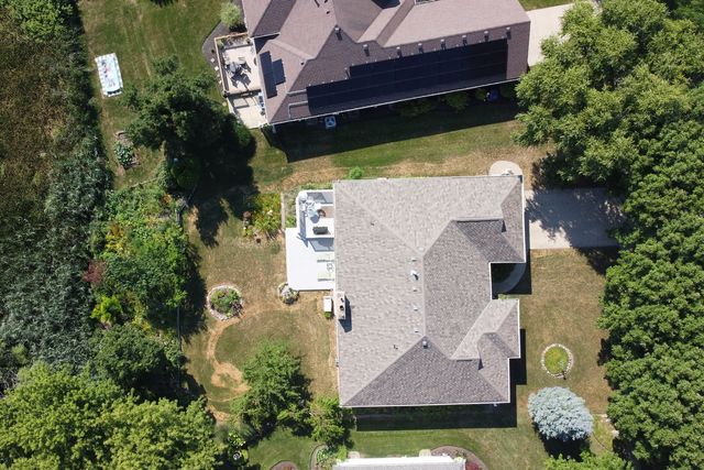 1075 Suffolk Court, Gurnee, IL 60031