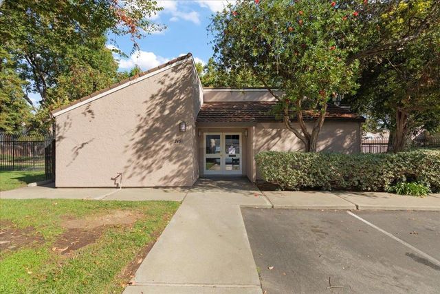 2576 Knightsbridge Lane, Santa Clara, CA 95051
