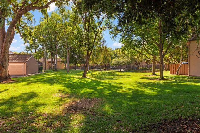 2576 Knightsbridge Lane, Santa Clara, CA 95051