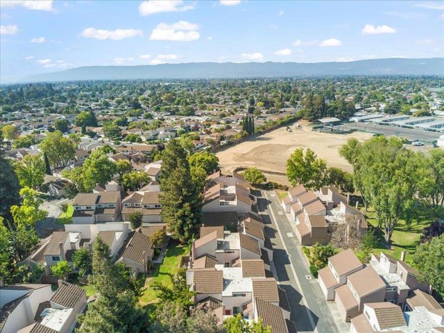 2576 Knightsbridge Lane, Santa Clara, CA 95051