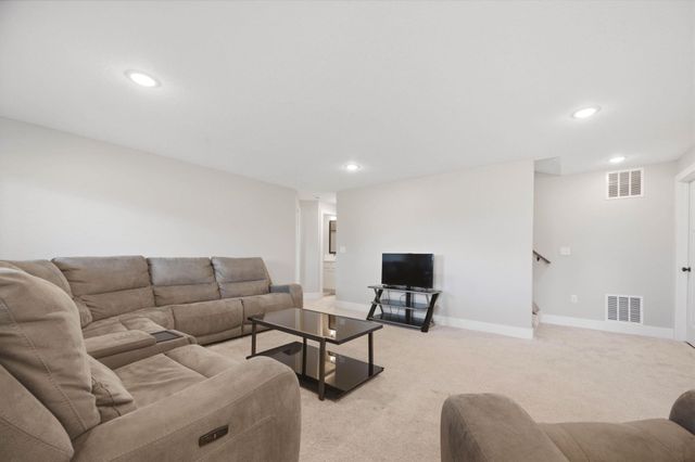 7117 E Pheasant Ridge St, Bel Aire, KS 67226