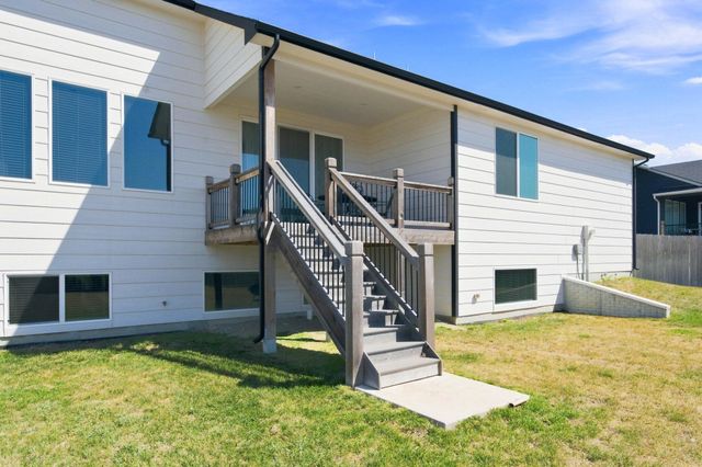 7117 E Pheasant Ridge St, Bel Aire, KS 67226
