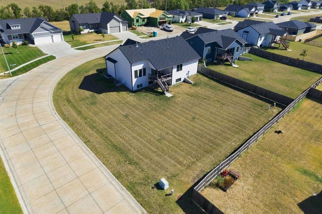 7117 E Pheasant Ridge St, Bel Aire, KS 67226