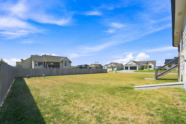 7117 E Pheasant Ridge St, Bel Aire, KS 67226