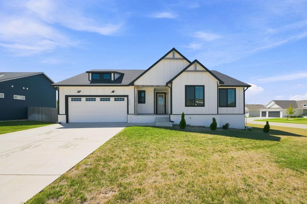 7117 E Pheasant Ridge St, Bel Aire, KS 67226
