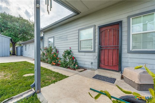 256 County Road 481, Gonzales, TX 78629
