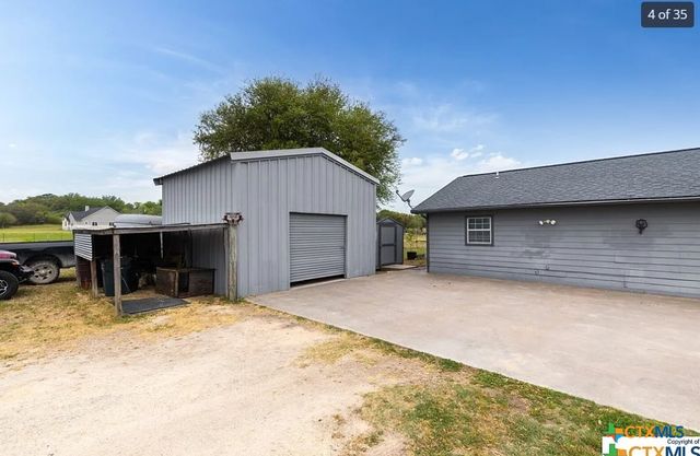 256 County Road 481, Gonzales, TX 78629