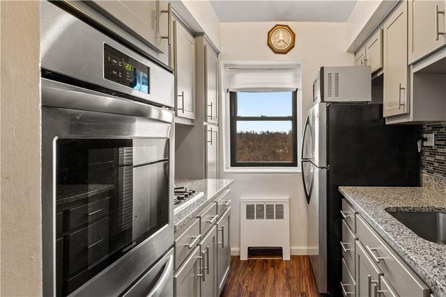 1910 Pelham Parkway S 5C, Bronx, NY 10461