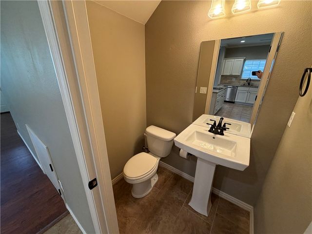 537 Keats Drive, Fayetteville, AR 72704
