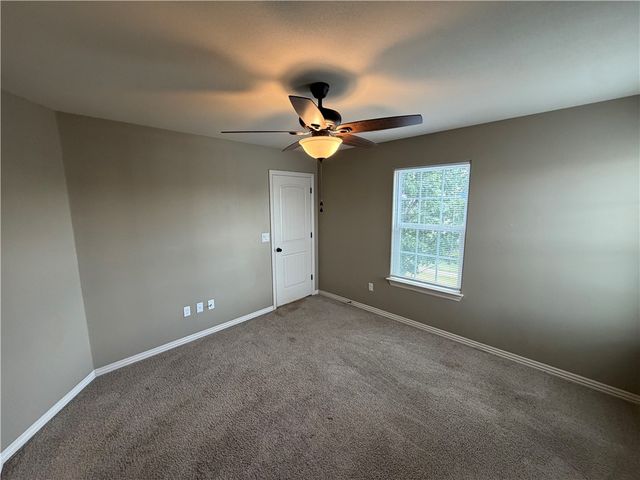 537 Keats Drive, Fayetteville, AR 72704