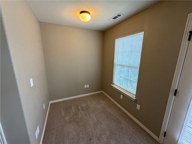 537 Keats Drive, Fayetteville, AR 72704