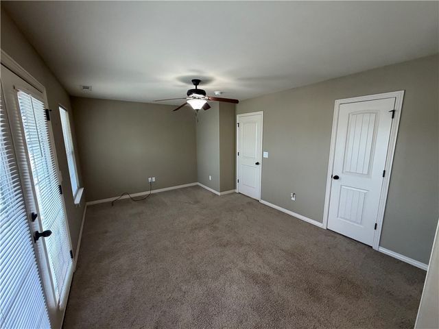 537 Keats Drive, Fayetteville, AR 72704