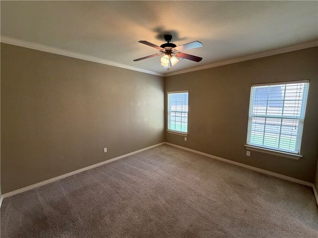 537 Keats Drive, Fayetteville, AR 72704