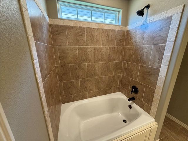 537 Keats Drive, Fayetteville, AR 72704