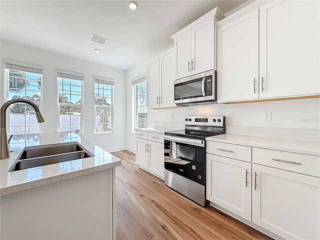 1066 8TH AVENUE S, St Petersburg, FL 33705