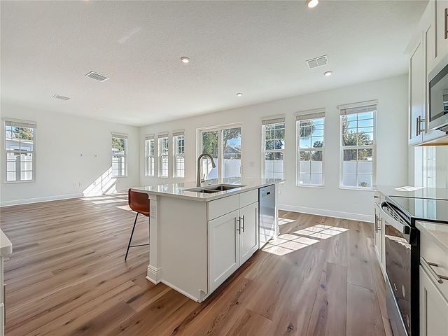 1066 8TH AVENUE S, St Petersburg, FL 33705