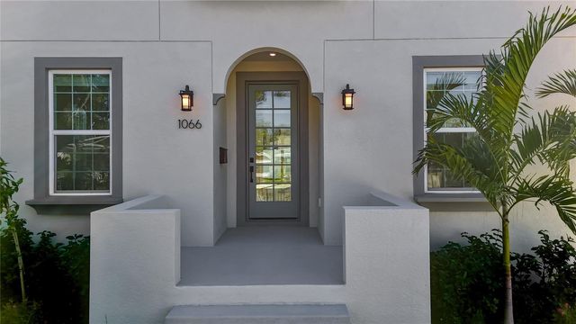 1066 8TH AVENUE S, St Petersburg, FL 33705