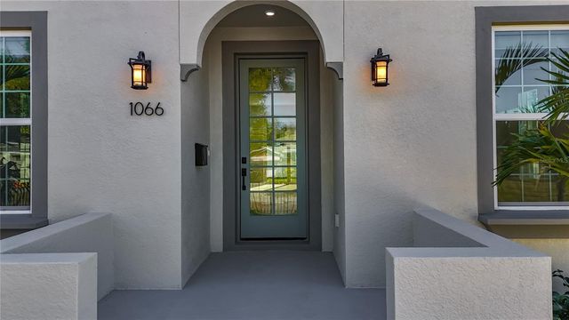 1066 8TH AVENUE S, St Petersburg, FL 33705