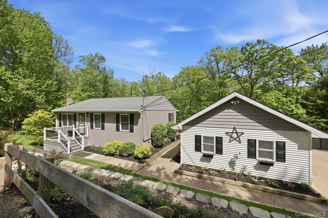 68 Ridge Road, Wallkill, NY 12589