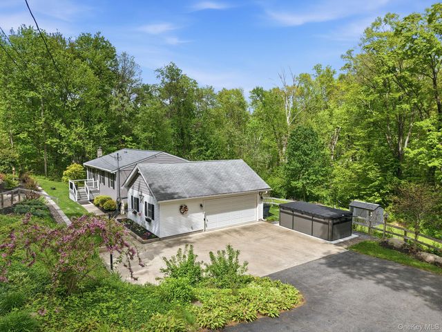 68 Ridge Road, Wallkill, NY 12589