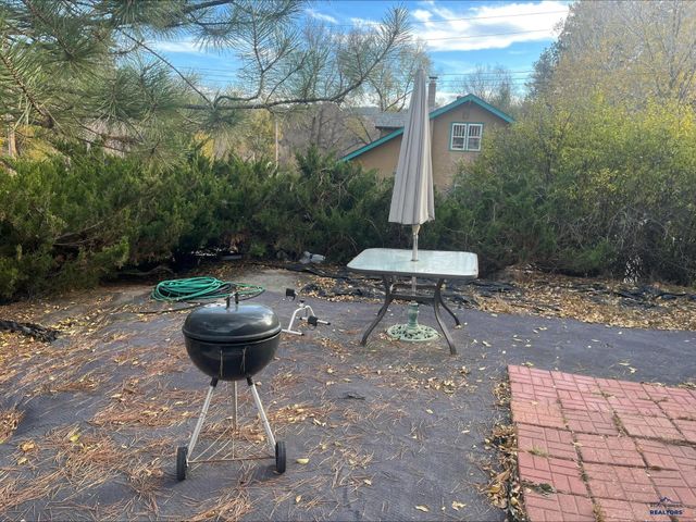 1902 EDGEWOOD TERRACE, Hot Springs, SD 57747