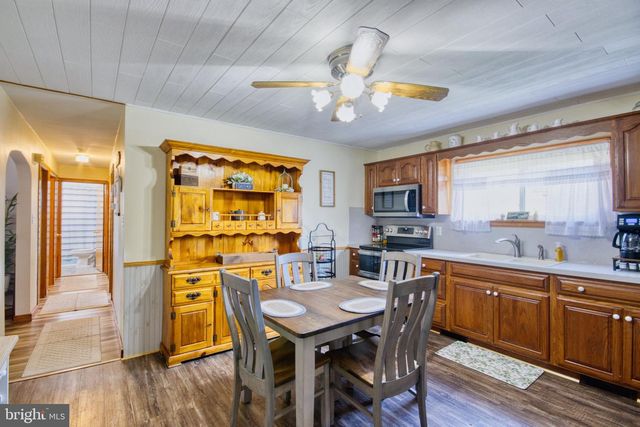 220 W PENN AVE, Cleona, PA 17042