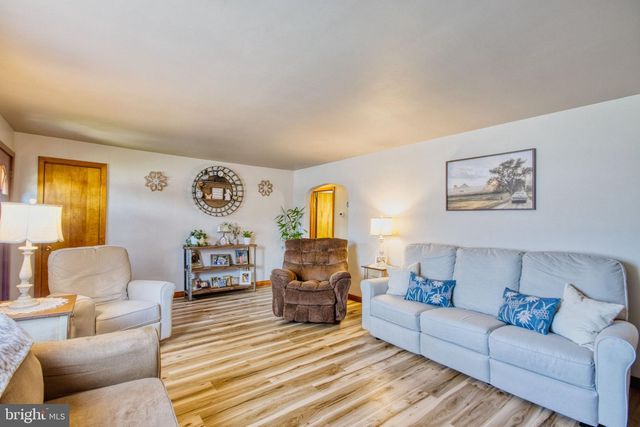 220 W PENN AVE, Cleona, PA 17042