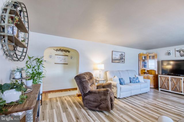 220 W PENN AVE, Cleona, PA 17042