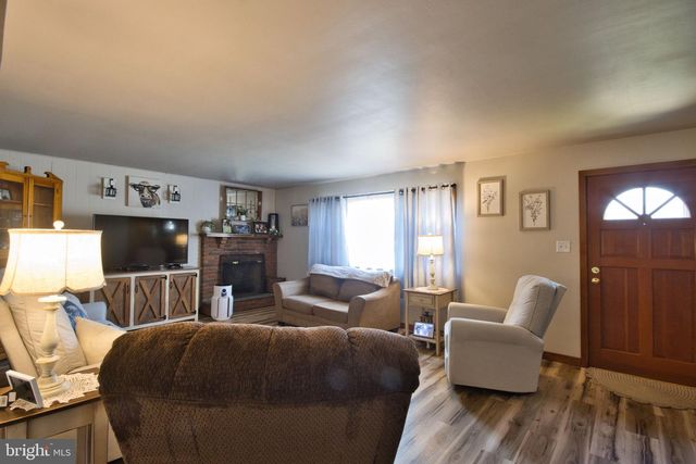 220 W PENN AVE, Cleona, PA 17042
