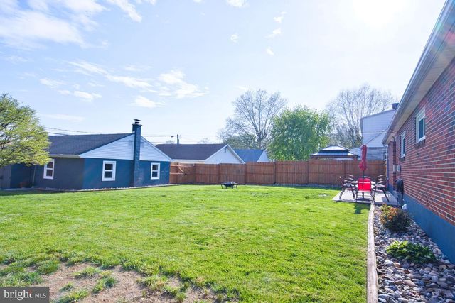 220 W PENN AVE, Cleona, PA 17042