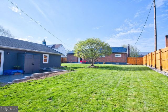 220 W PENN AVE, Cleona, PA 17042