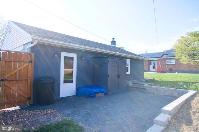 220 W PENN AVE, Cleona, PA 17042