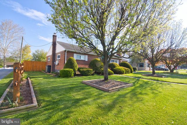220 W PENN AVE, Cleona, PA 17042