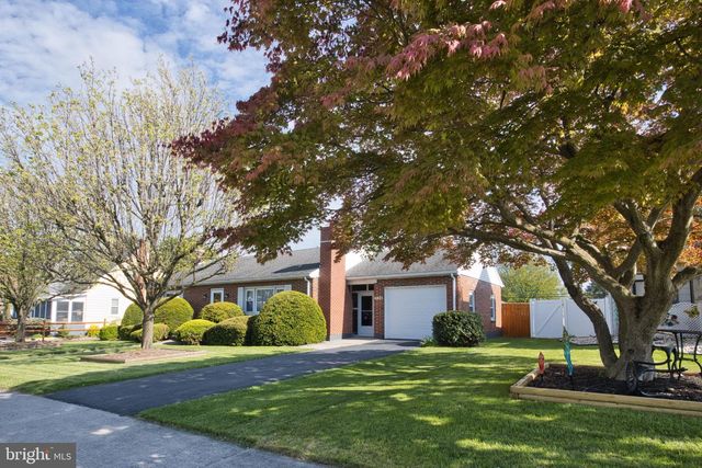 220 W PENN AVE, Cleona, PA 17042