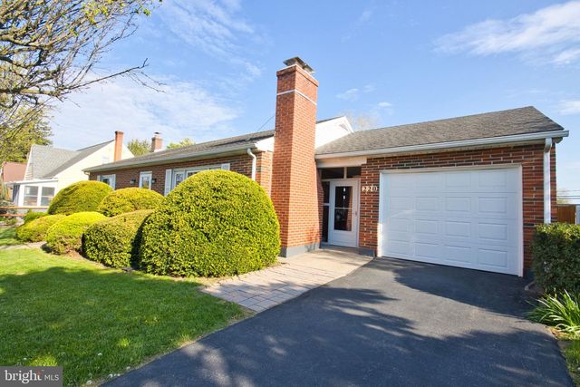220 W PENN AVE, Cleona, PA 17042