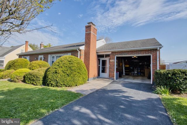 220 W PENN AVE, Cleona, PA 17042