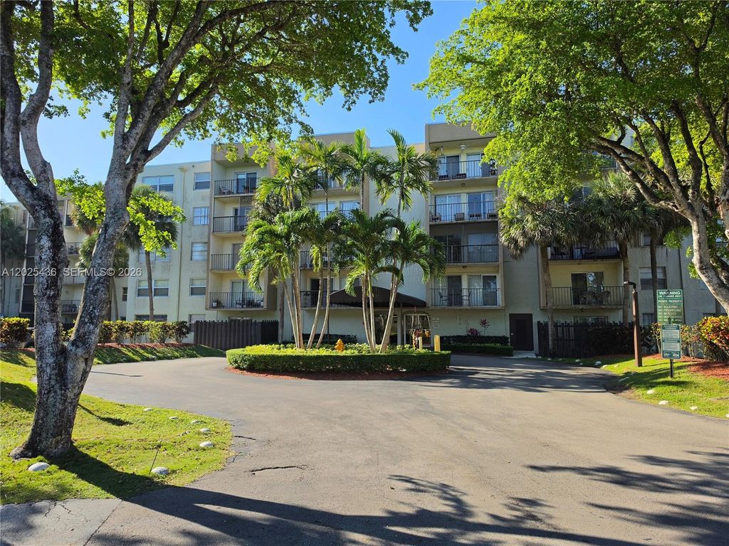 14250 SW 62nd St 409, Miami, FL 33183