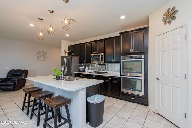 9553 S Miller Flats Drive, Tucson, AZ 85747